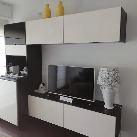 Delightful Two-room In Brera Apartment *